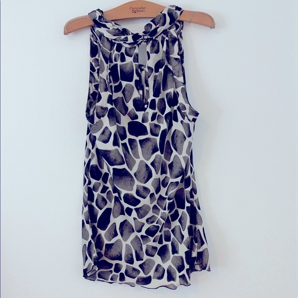 Signature by Larry Levine Black and Gray Sleeveless Blouse - Picture 2 of 8